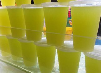 Kinh nghiệm mở quán nước mía “một vốn bốn lời”