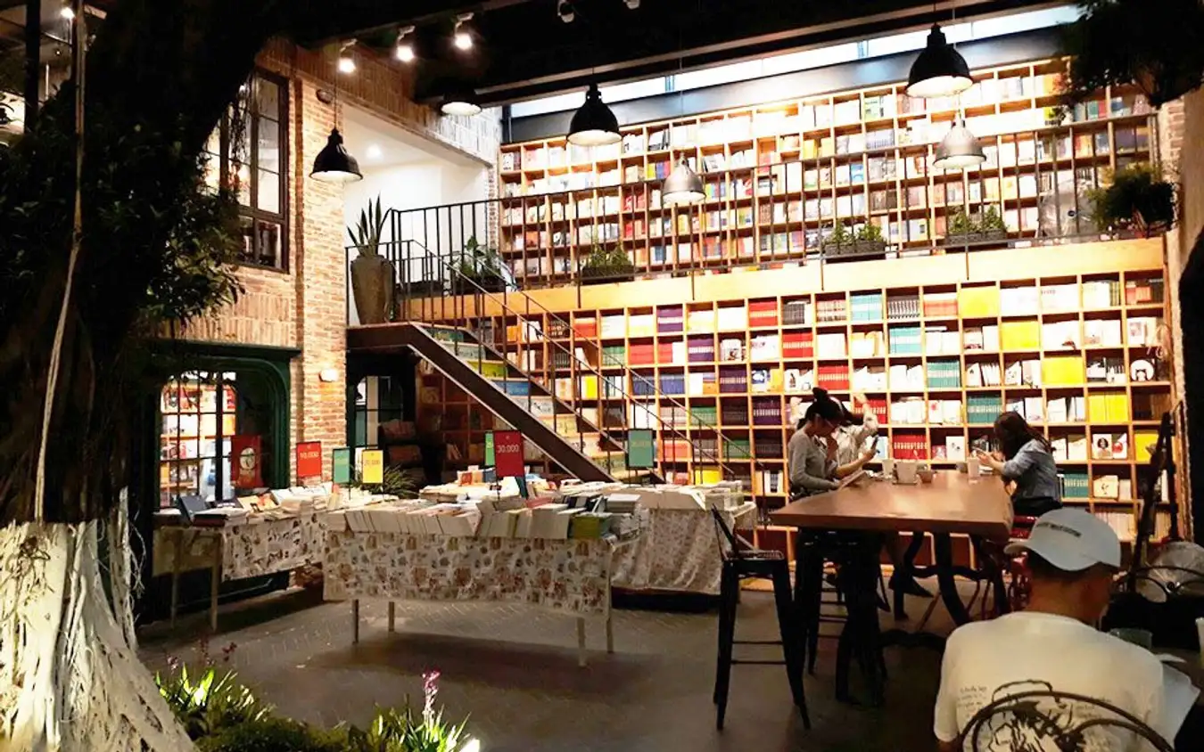 mô hình quán cafe sách
