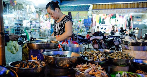 Khám phá chợ đêm Bà Chiểu