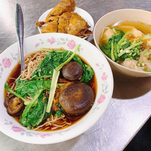 Thiêm Huy Mì Gia - Tiệm mì vịt tiềm đắt nhất Sài Gòn