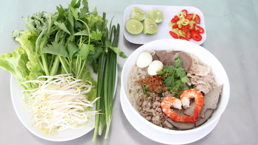 Quán ăn đêm nổi tiếng - Hủ tiếu Nam Vang Tài Anh
