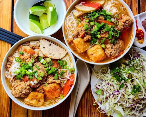 Ăn đêm Sài Gòn tại Bảy bún riêu