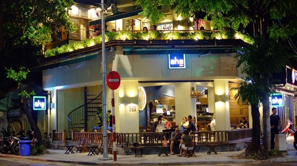 Mẫu quán hiện đại và thoải mái