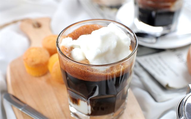 Pha chế cà phê cốt dừa