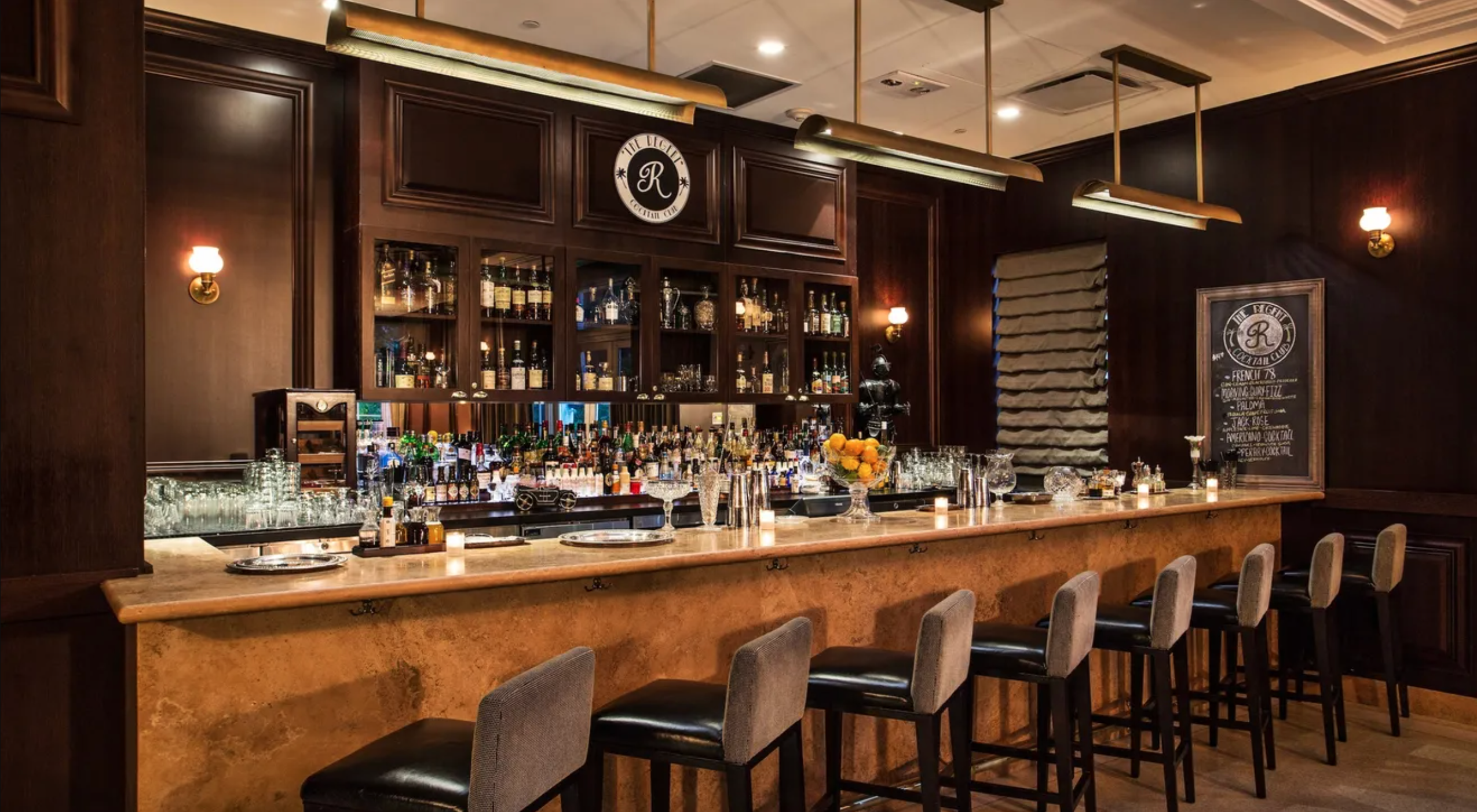 quán bar cổ điển