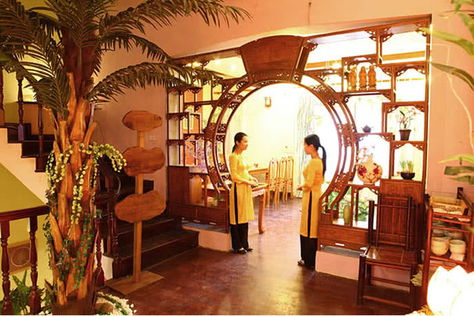 thiết kế nhà hàng 5 sao phong cách truyền thống