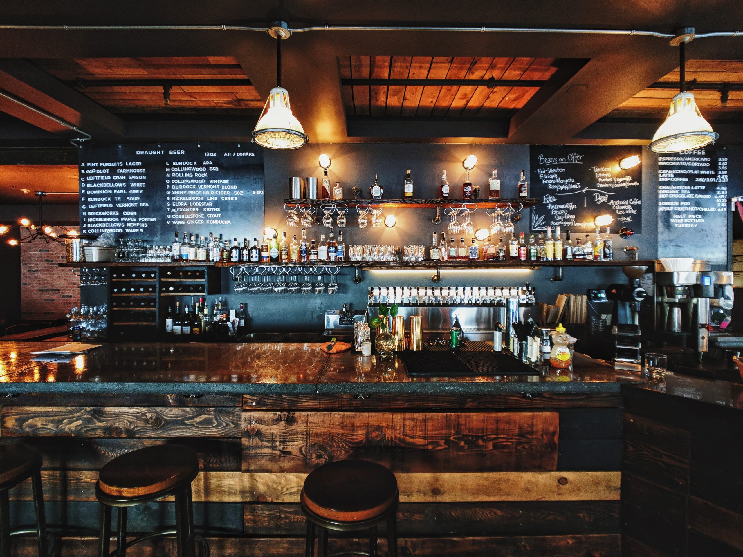 quán bar phong cách rustic