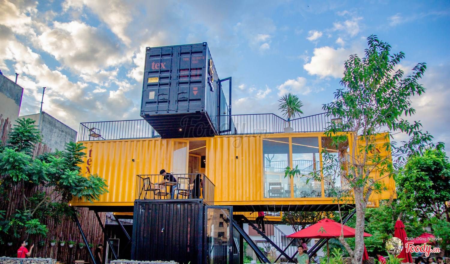 mở quán cafe container