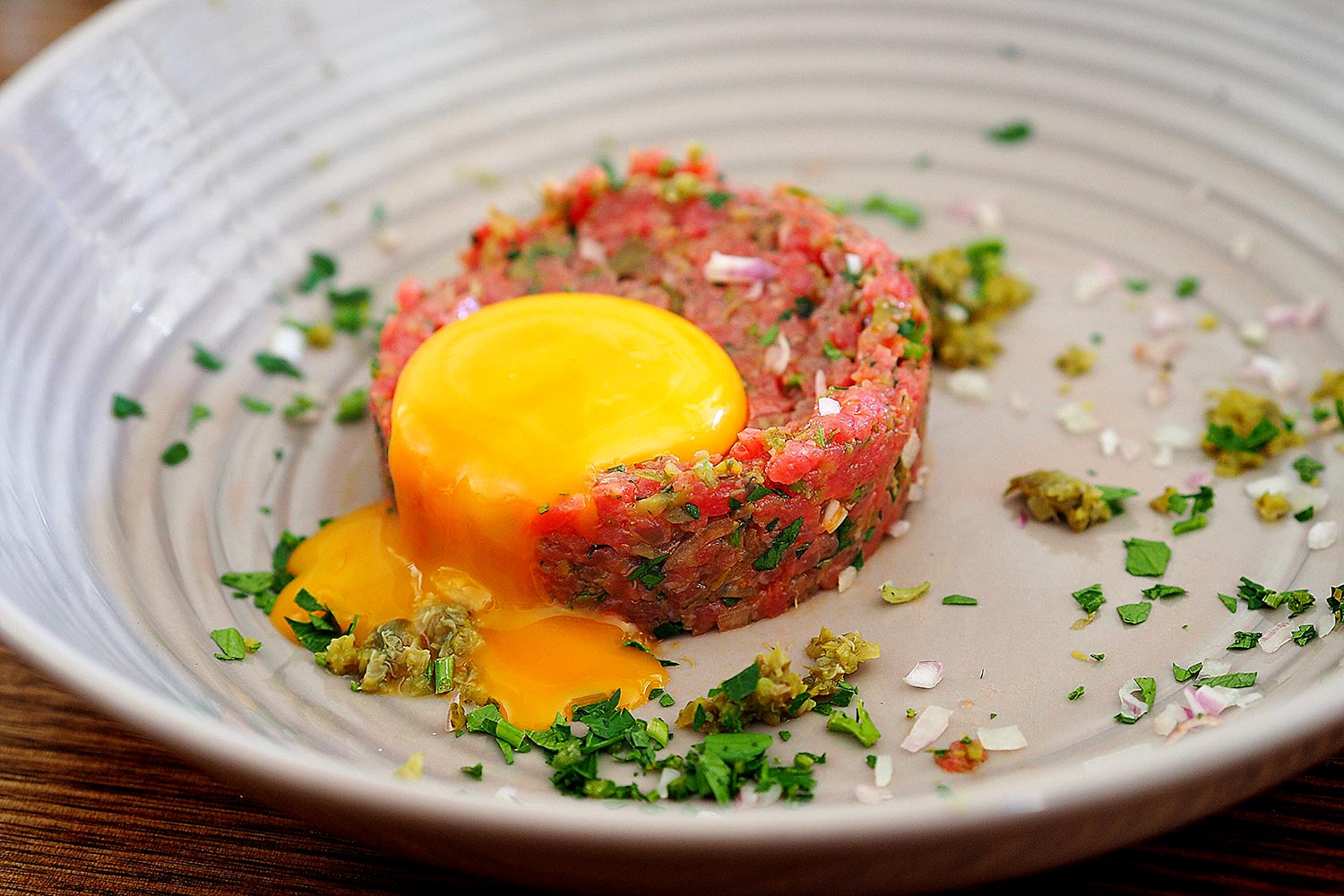 tartare raw steak