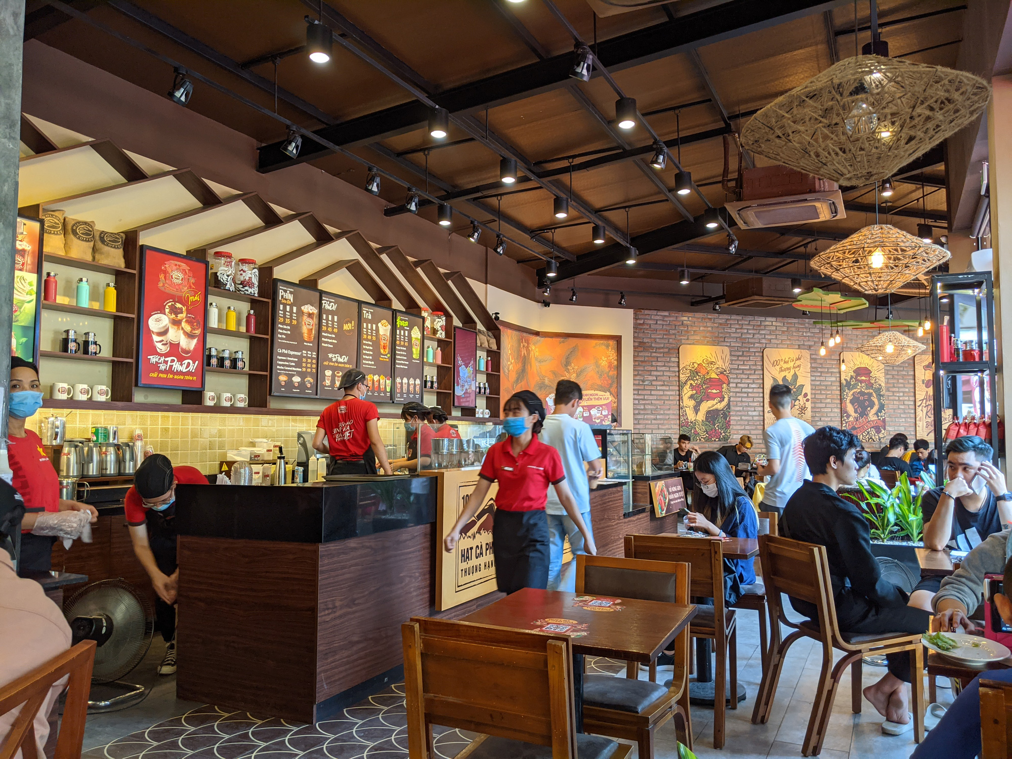quản lý nhân viên quán cafe