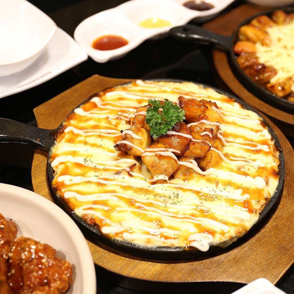 Cơm gà nướng phô mai cay