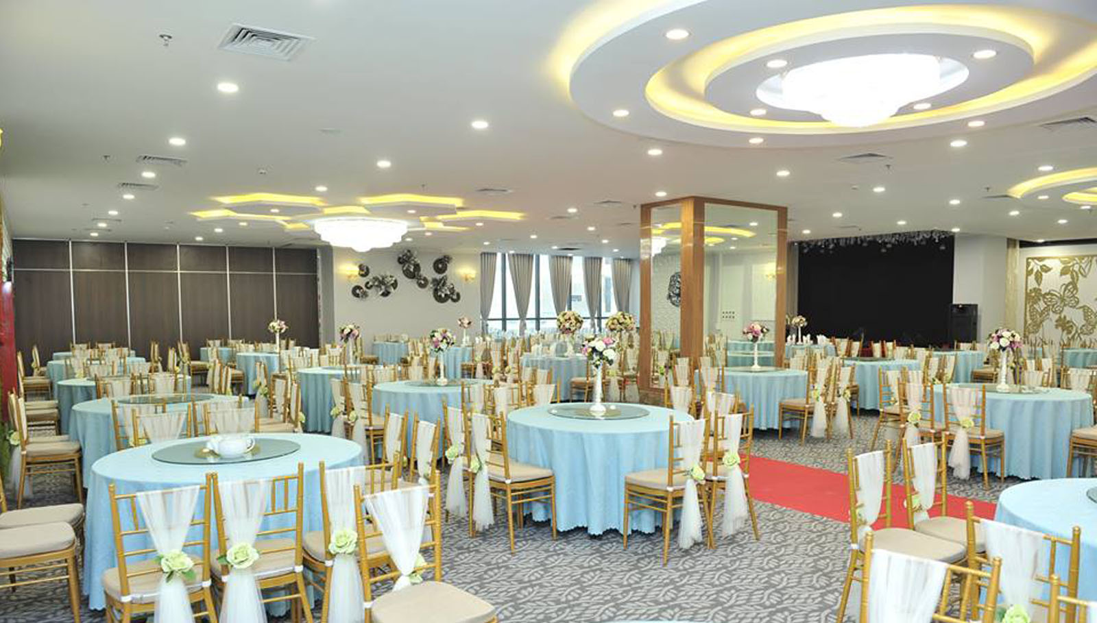 Tiệc cưới Hoàng Gia
