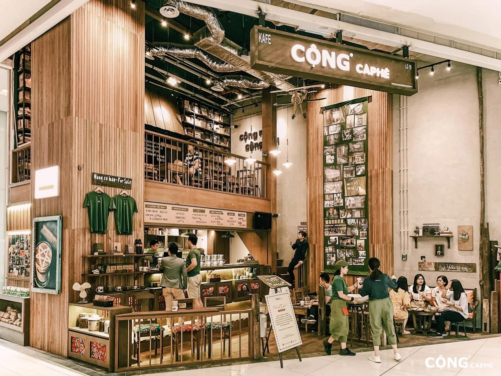 không gian cửa hàng Cộng Cà phê tại Canada