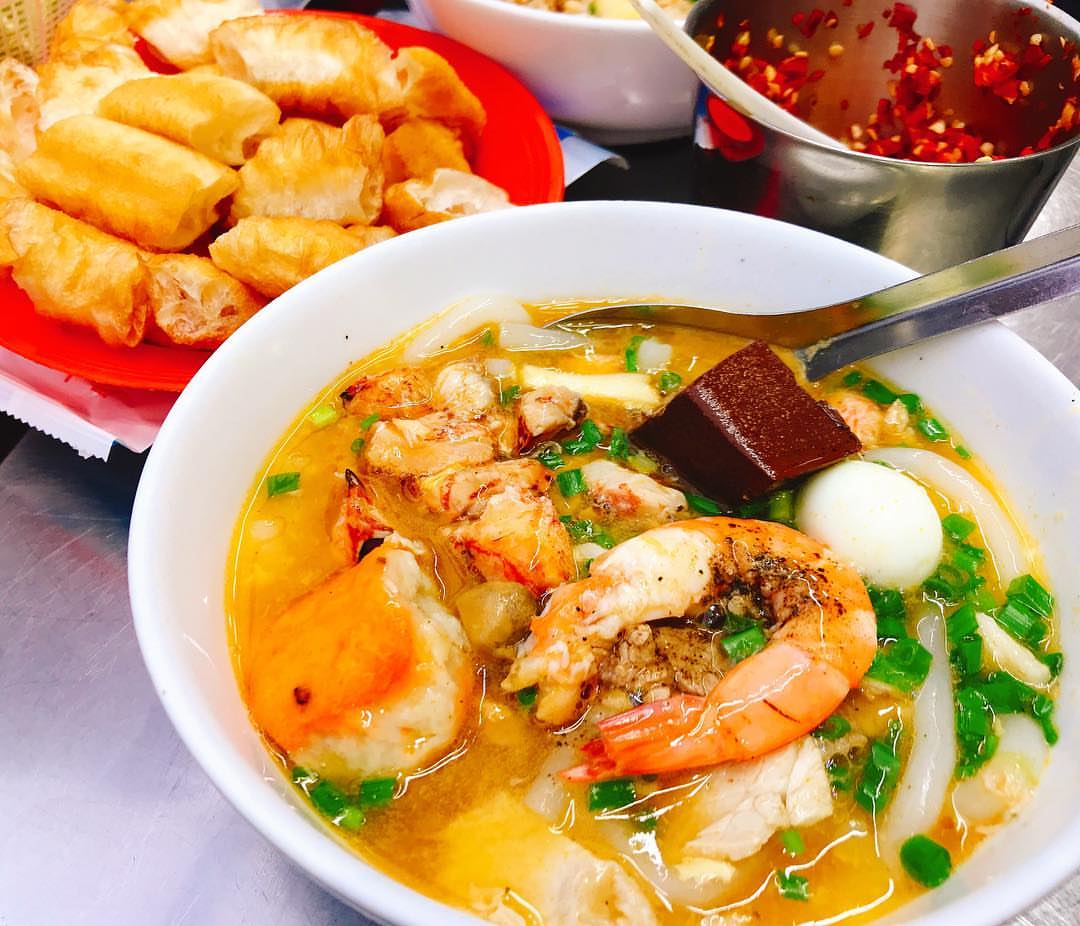 Quán bánh canh Trần Khắc Trân