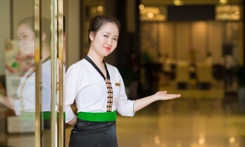 đồng phục nhân viên nhà hàng ẩm thực dân tộc