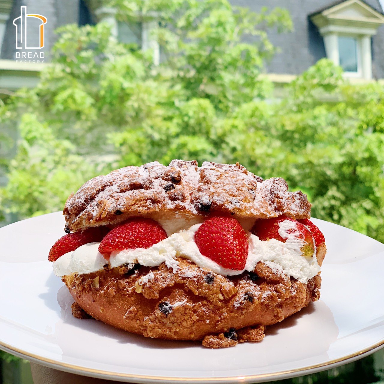 Strawberry Cream Soboro