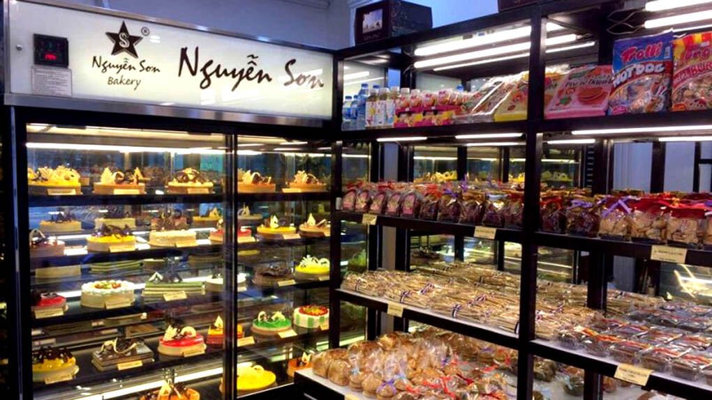 không gian nguyễn sơn bakery