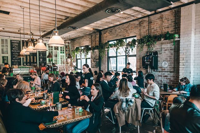 lựa chọn khách hàng mục tiêu cho quán cafe
