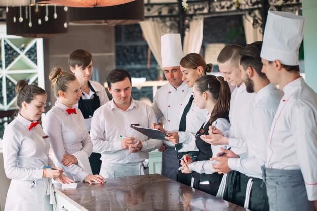 Quản lý nhà hàng cần có đủ kiến thức, kỹ năng, trải nghiệm