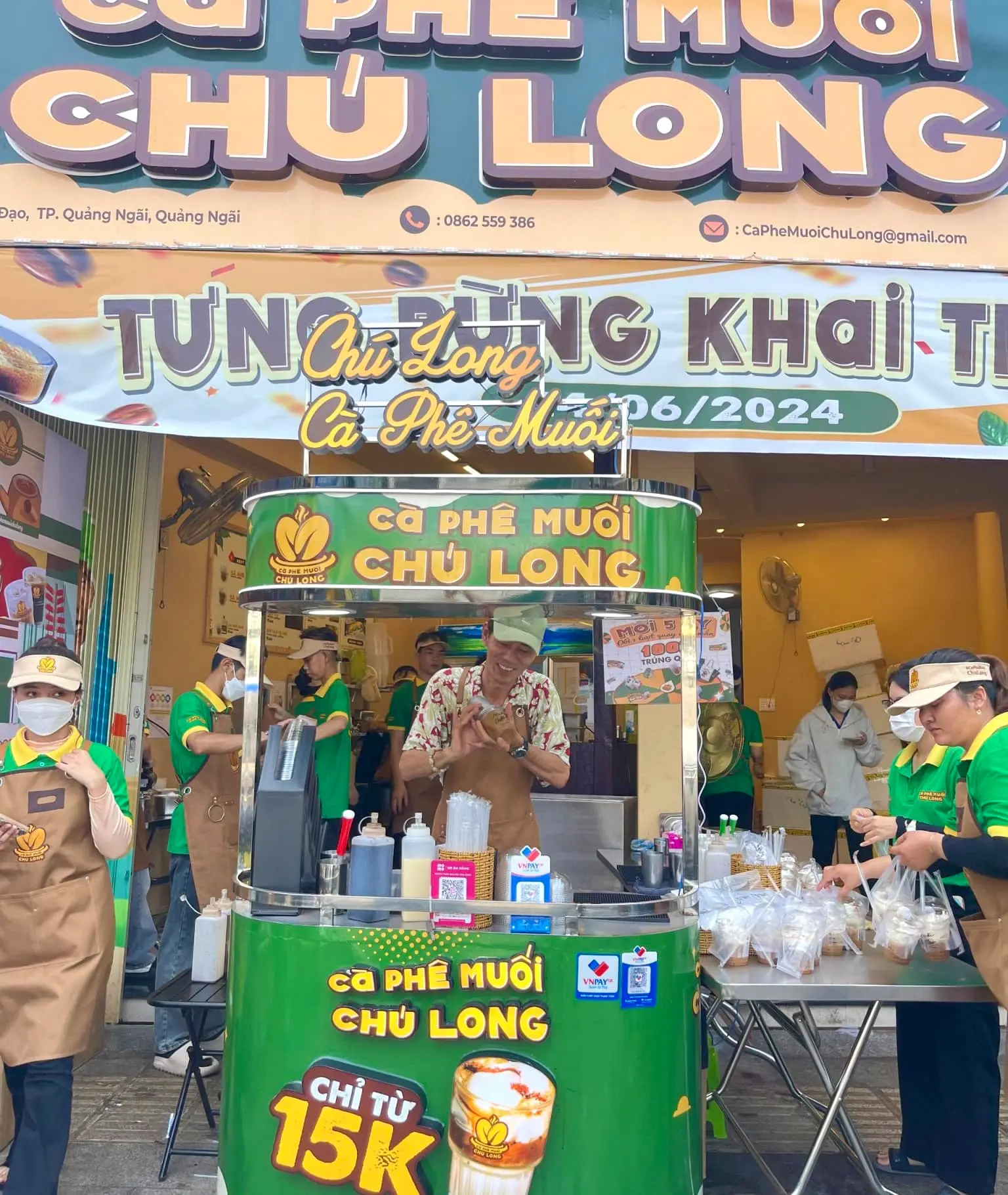 Cà phê muối Chú Long - thương hiệu nổi tiếng với những xe cafe take away giá rẻ, đồ uống ngon