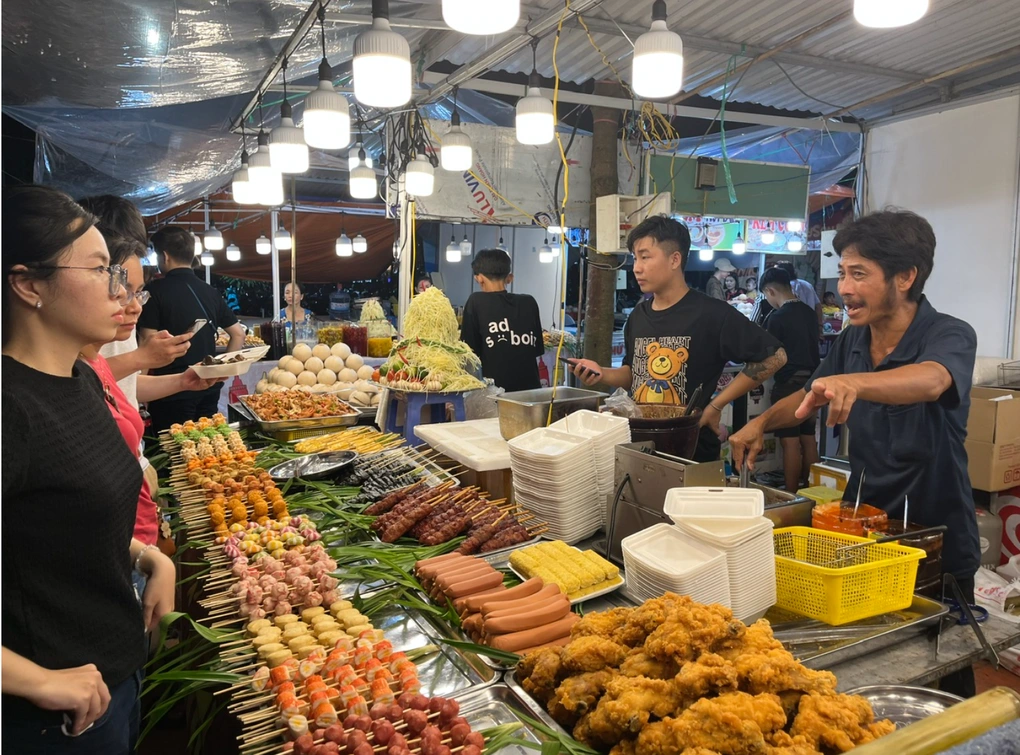 bán đồ ăn vặt tại hội chợ