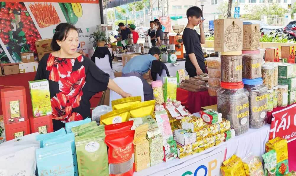 mặt hàng bán tại hội chợ