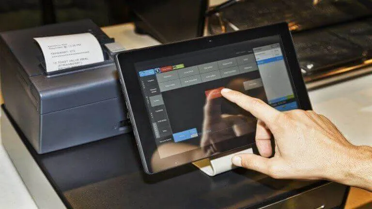 lựa chọn máy pos order cảm ứng dựa trên quy mô quán