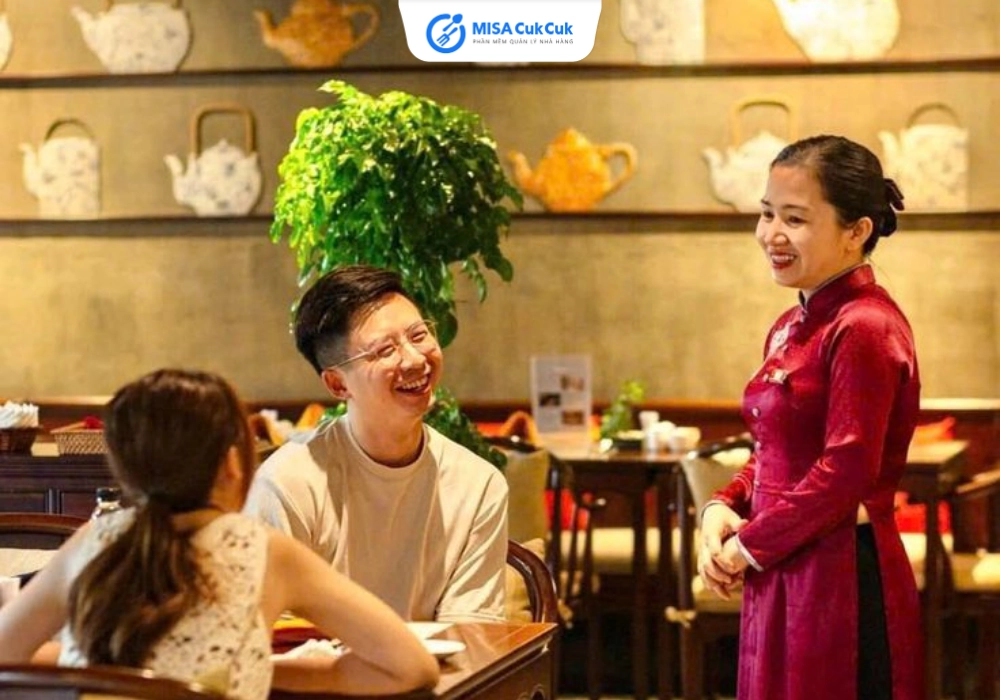 Quy trình 5 bước xử lý tình huống khi khách phàn nàn về dịch vụ trong ngành F&B- lắng nghe chân thành