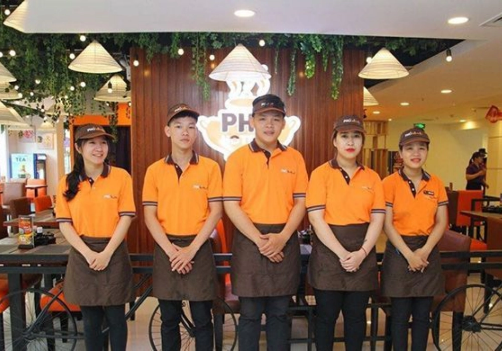 Tình huống khách phàn nàn về dịch vụ- thái độ nhân viên không tốt