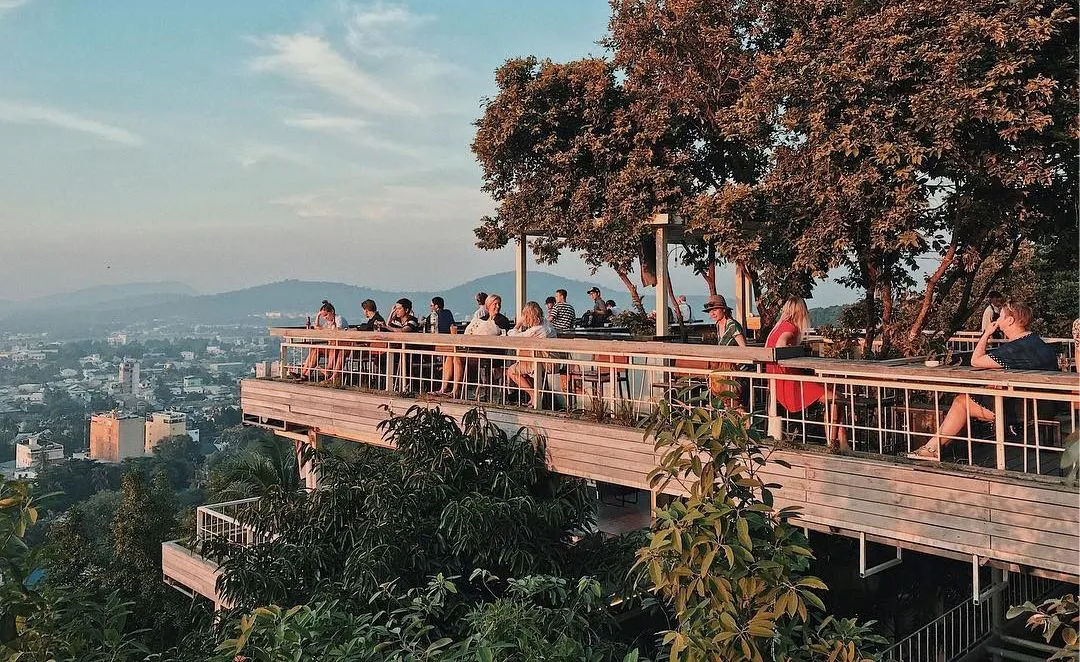 chuồn chuồn bistro skybar