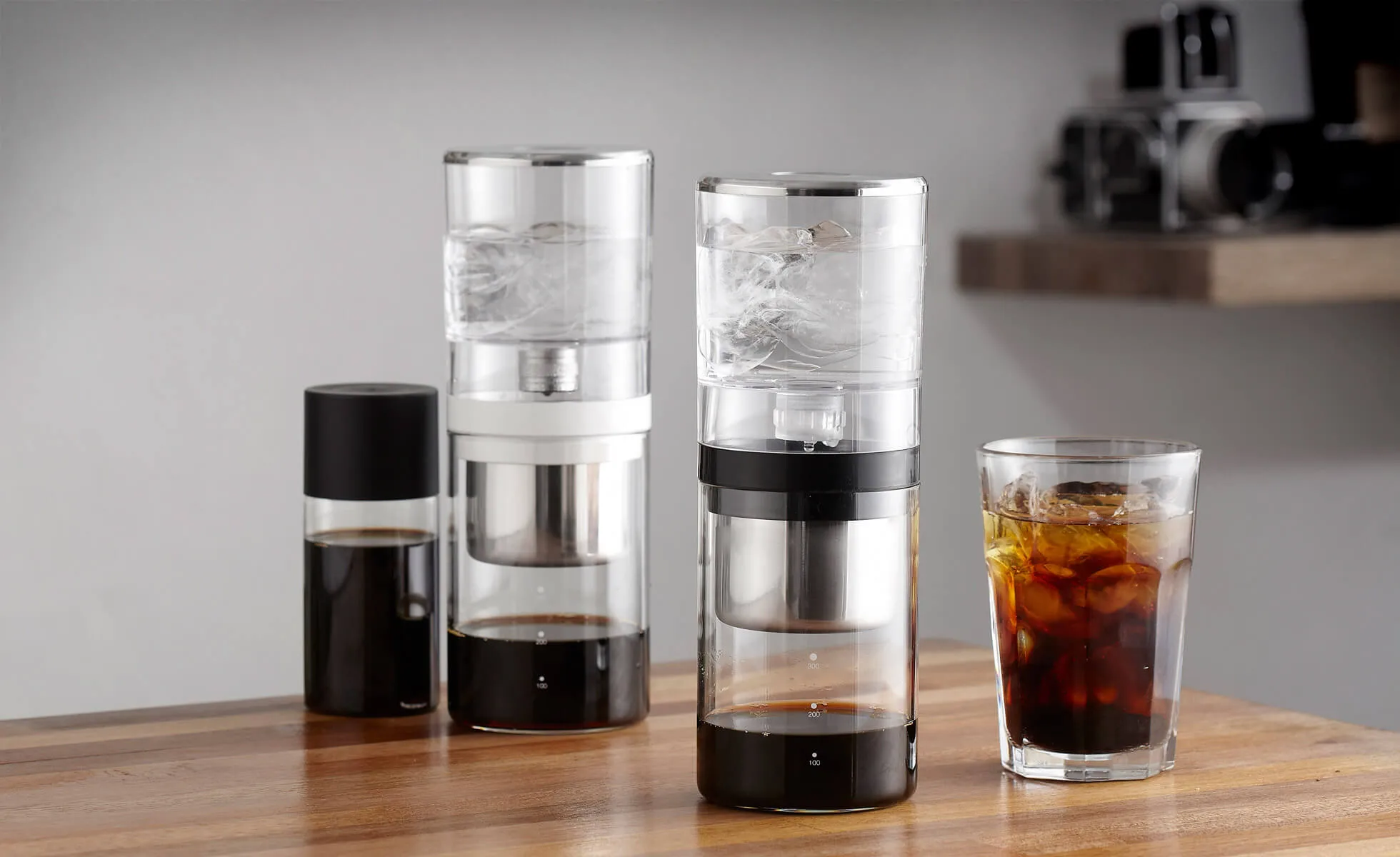 pha cold brew bằng bình pha chuyên dụng