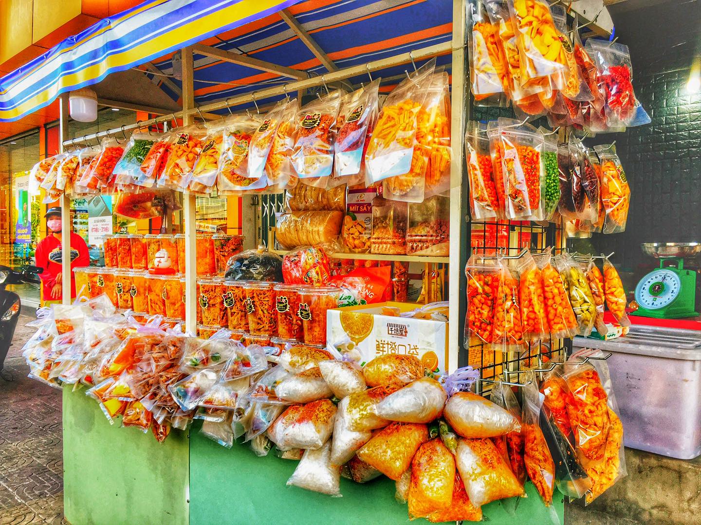 bánh tráng trộn đóng gói sẵn