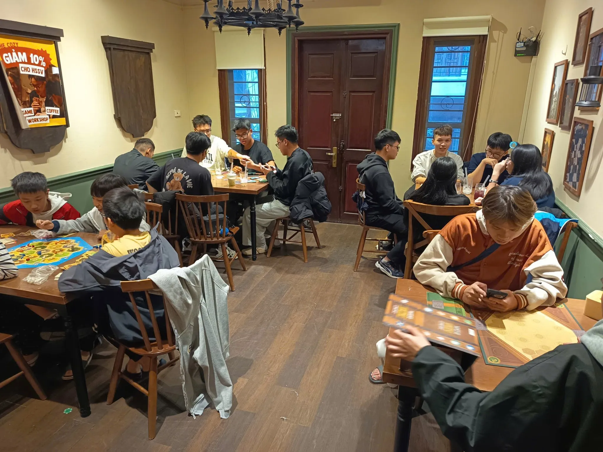 Nona Cafe & Boardgame