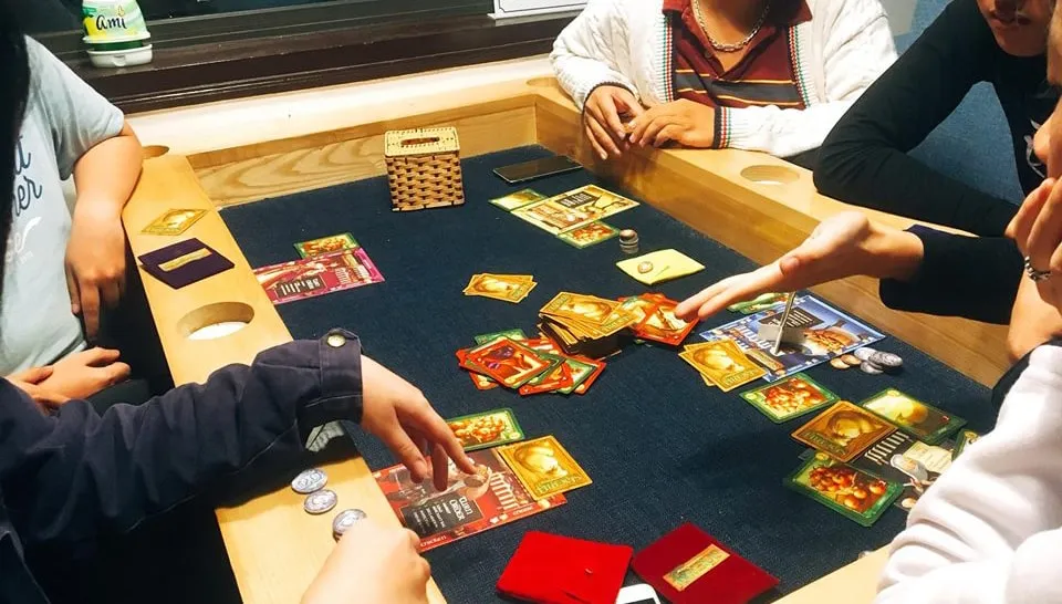 quản lý vận hành quán cafe board game