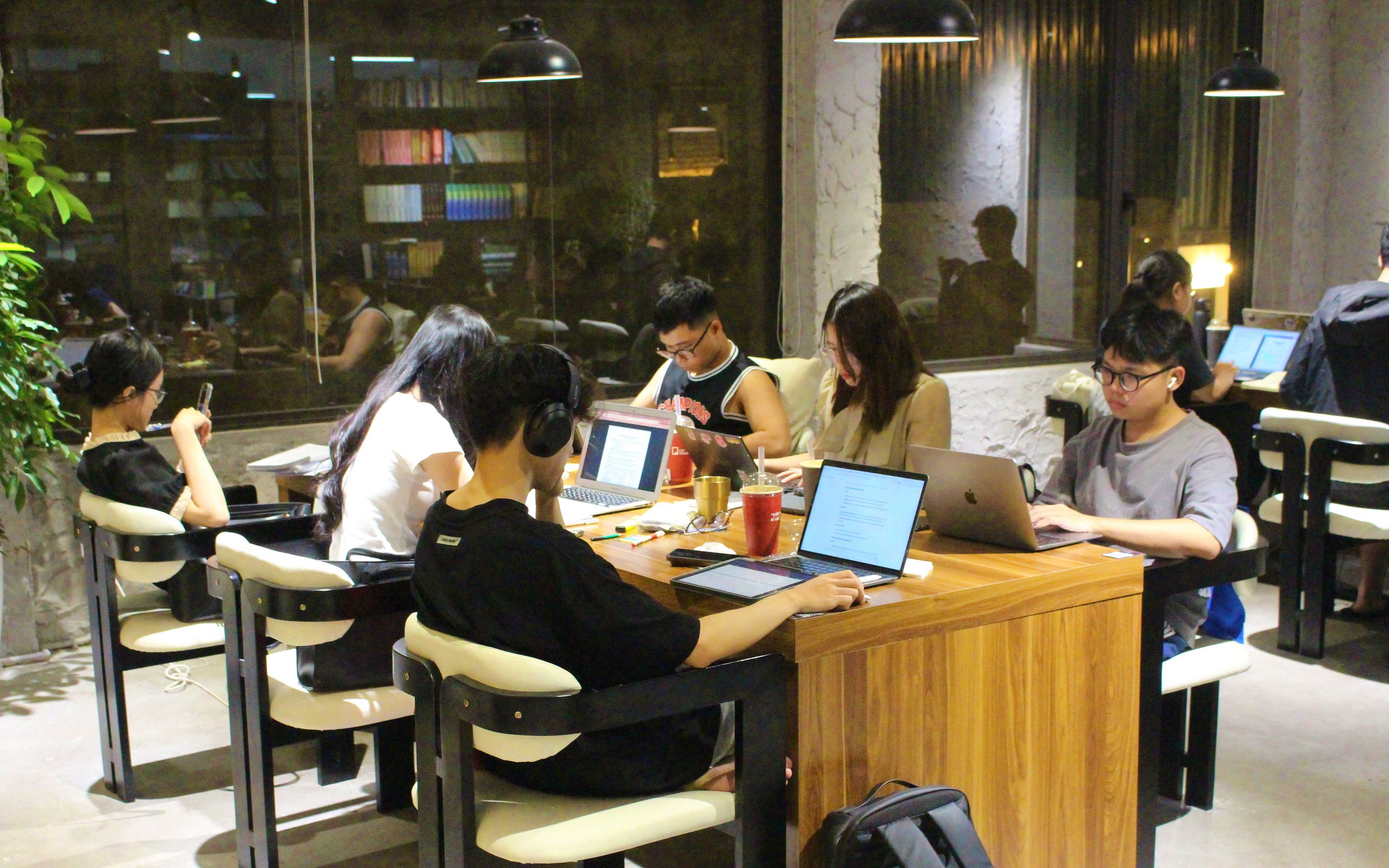 khi nào nên mở quán cafe 24h