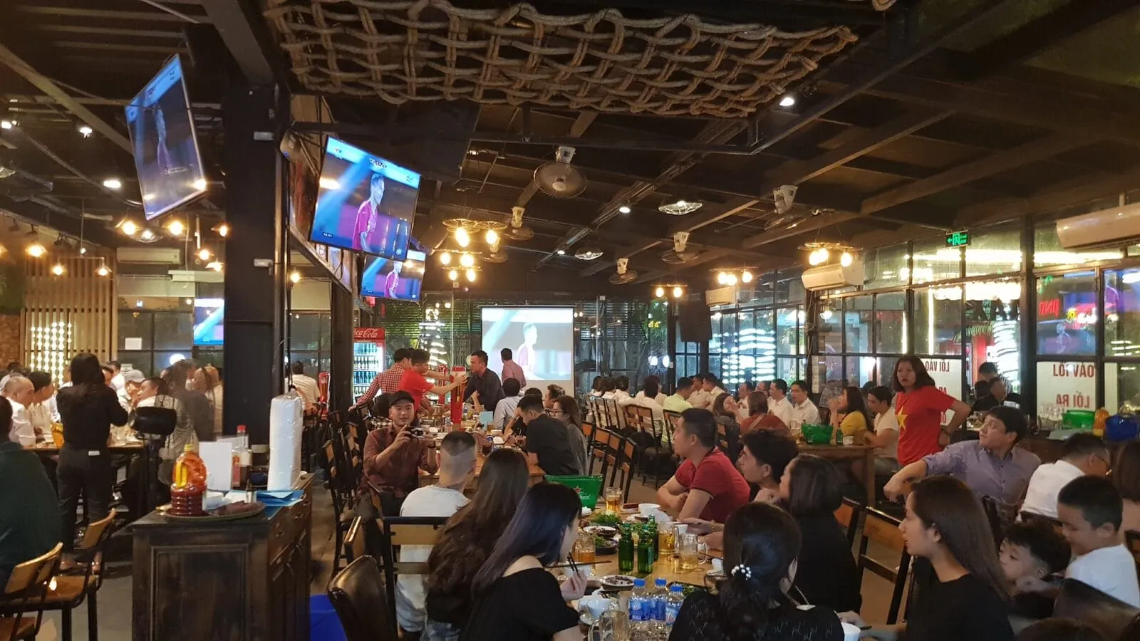 quản lý vận hành bóng đá mùa world cup